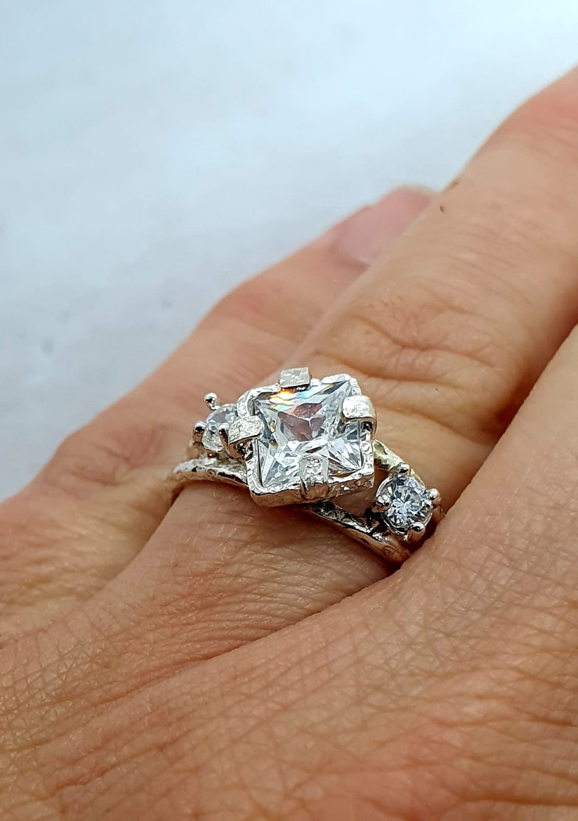 טבעת אירוסין זהב לבן פרינסס