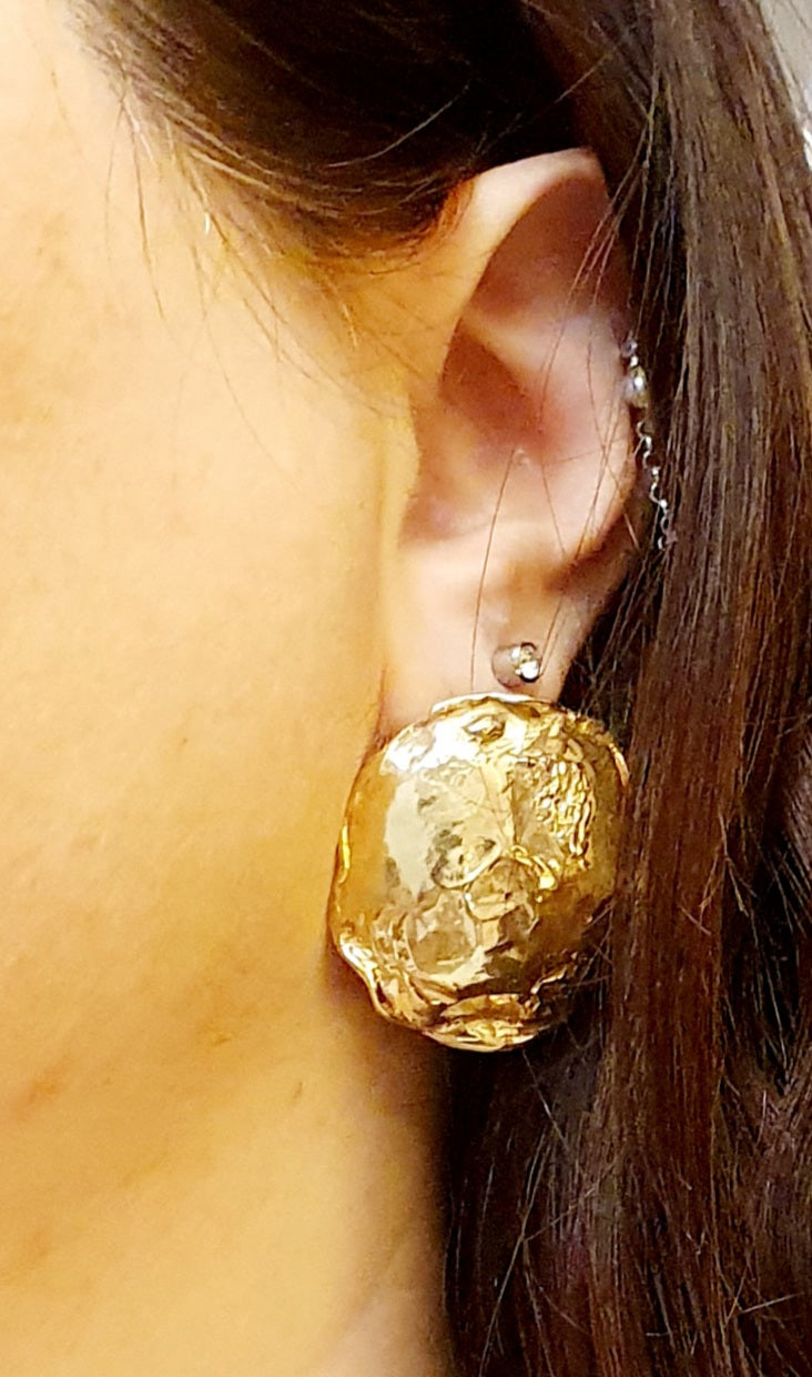 עגילי זהב צמודים גדולים