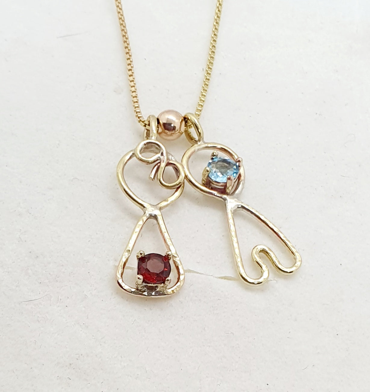 תליוני ילדים מזהב עבור אמא וסבתא