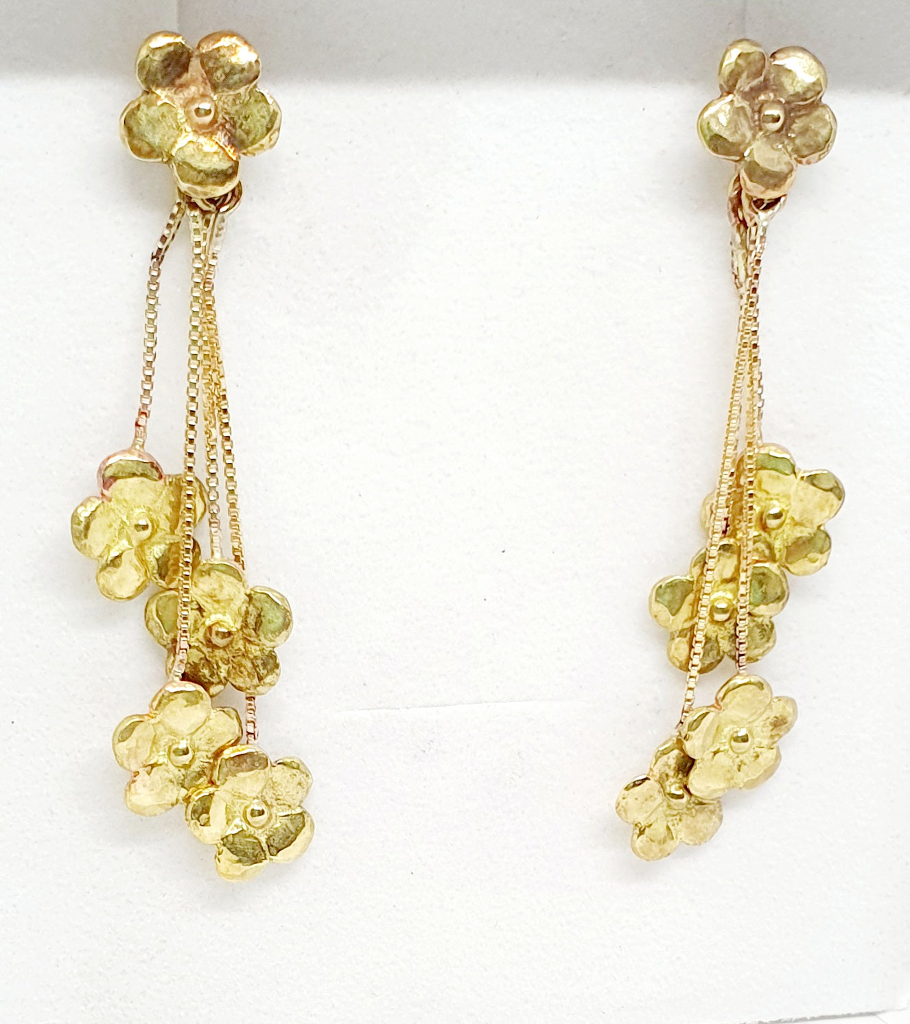 עגילי זהב פרחים קטנים