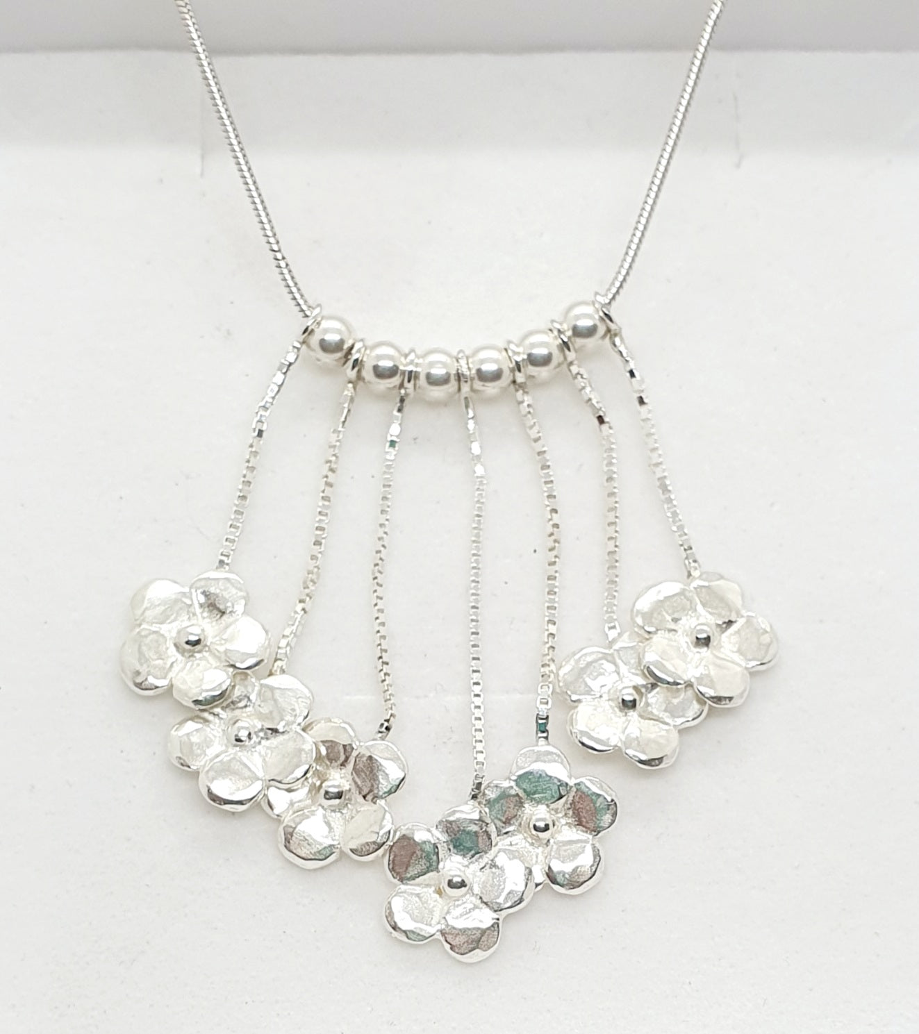 שרשרת כסף פרחים קטנים