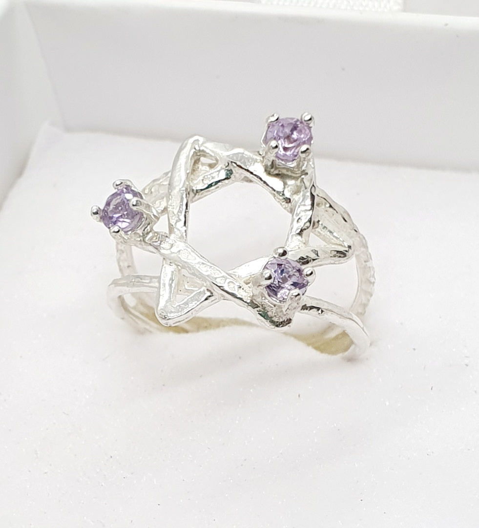 טבעת כסף מגן דוד עם זירקונים