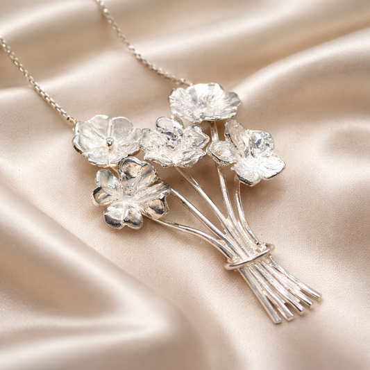 שרשרת זר פרחים מכסף