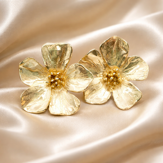 עגילי זהב פרחים גדולים צמודים