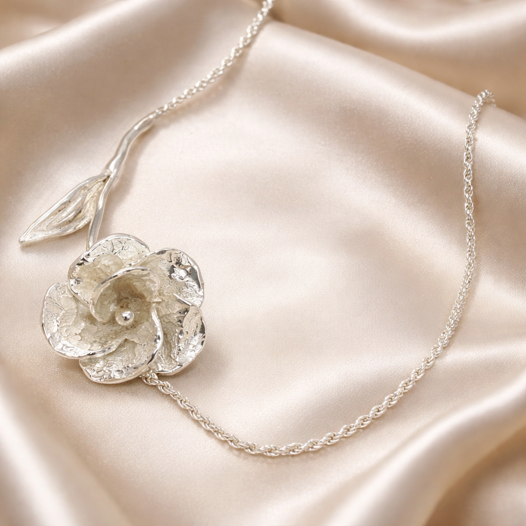 מחרוזת כסף פרח הכלנית