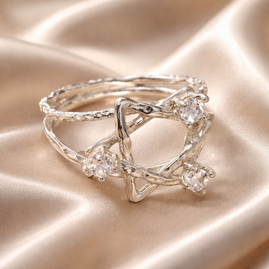 טבעת כסף מגן דוד עם זירקונים