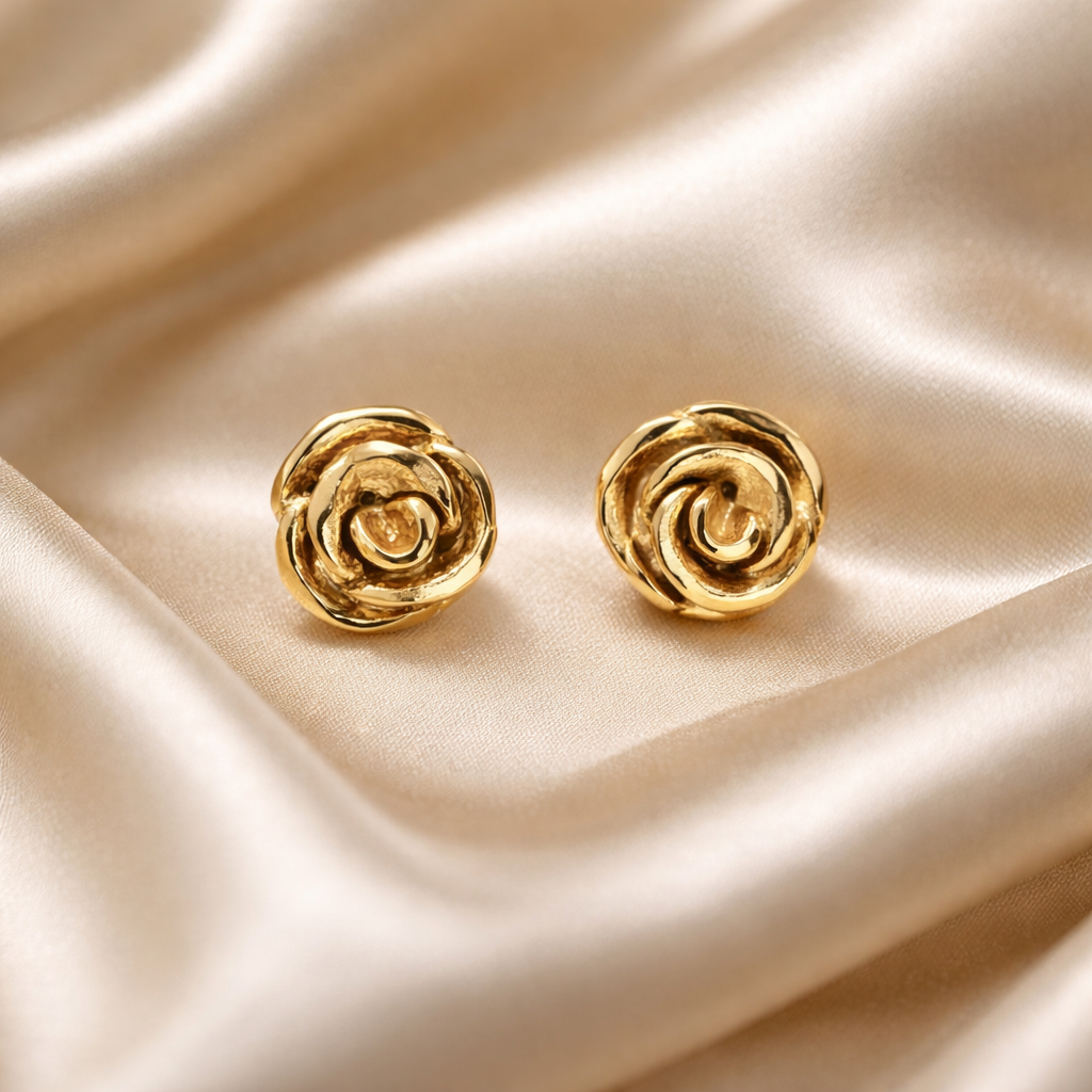 עגילי זהב 14 קראט פרח צמוד