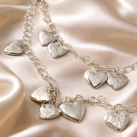 מחרוזת כסף לבבות