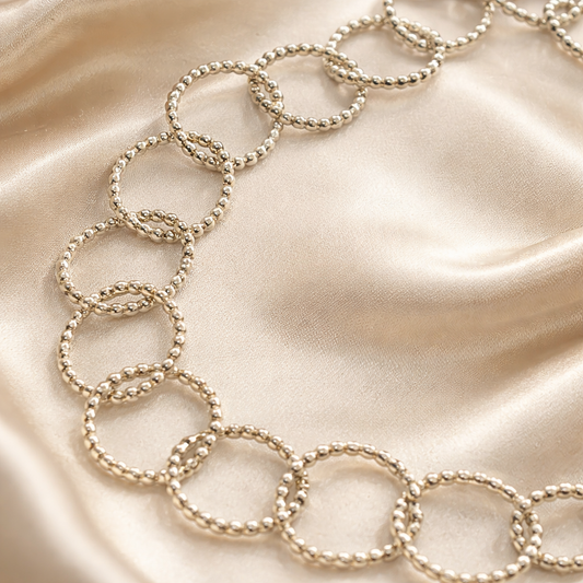 מחרוזת לולאות כסף