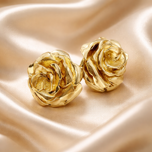 עגילי שושנה מזהב צמודים