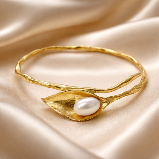 צמיד זהב 14 קראט פרח הקאלה עם פנינה