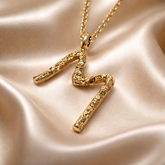 תליון זהב 14 קראט אות קטנה ועדינה