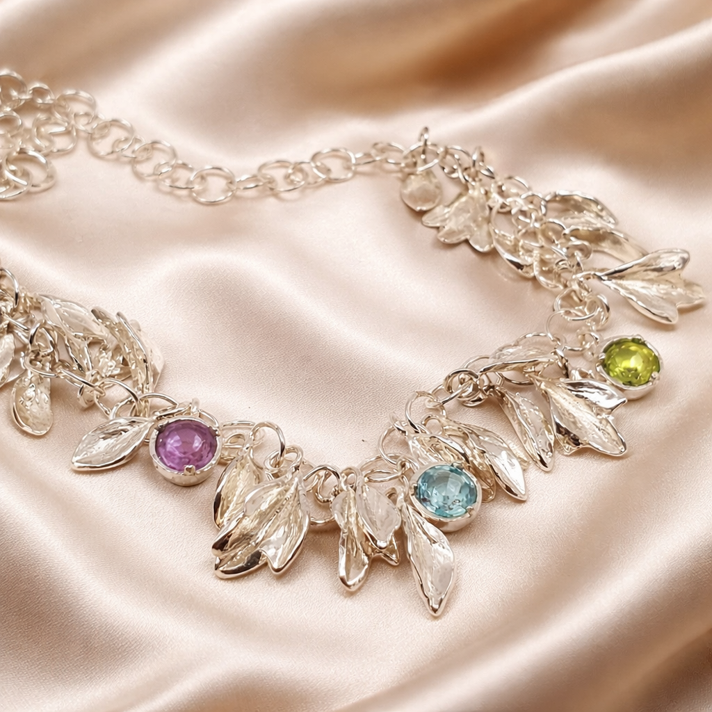 מחרוזת כסף עלים ואבני חן