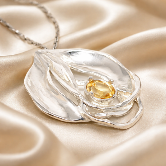 תליון כסף בצורת טיפה משובץ סיטרין