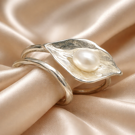 טבעת כסף פרח הקאלה עם פנינה