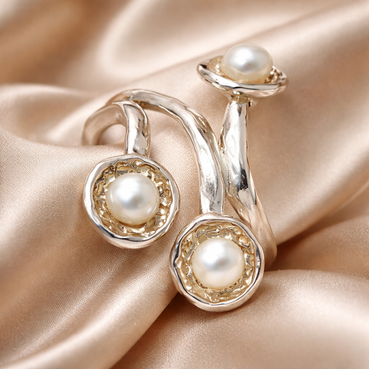 טבעת כסף עם שלוש פנינים