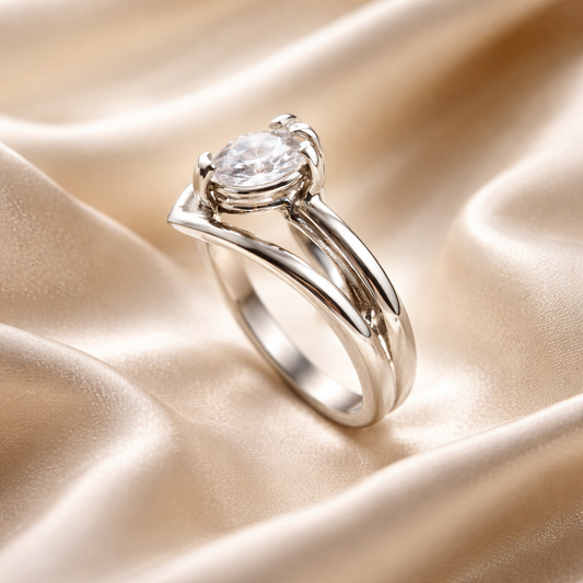 טבעת זהב לבן עם אבן טיפה - טבעת אירוסין