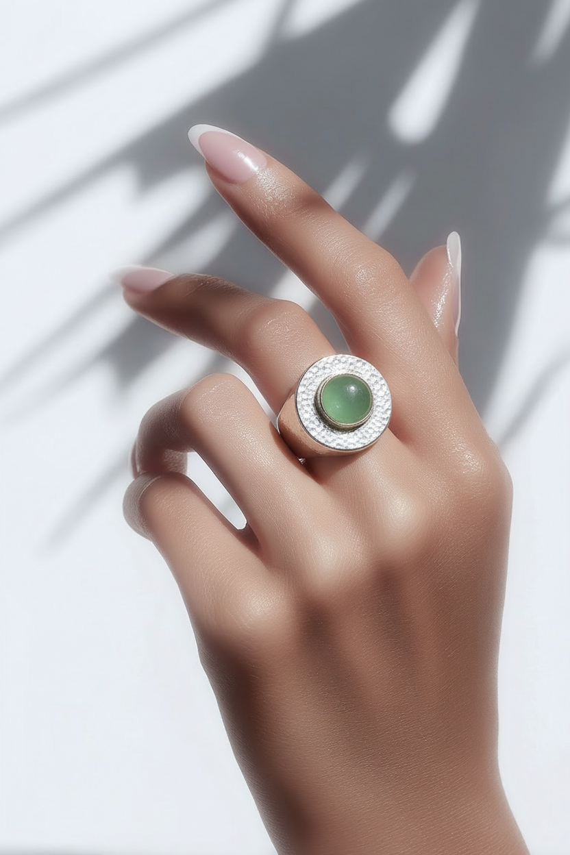 טבעת חותם כסף עם אבן חן