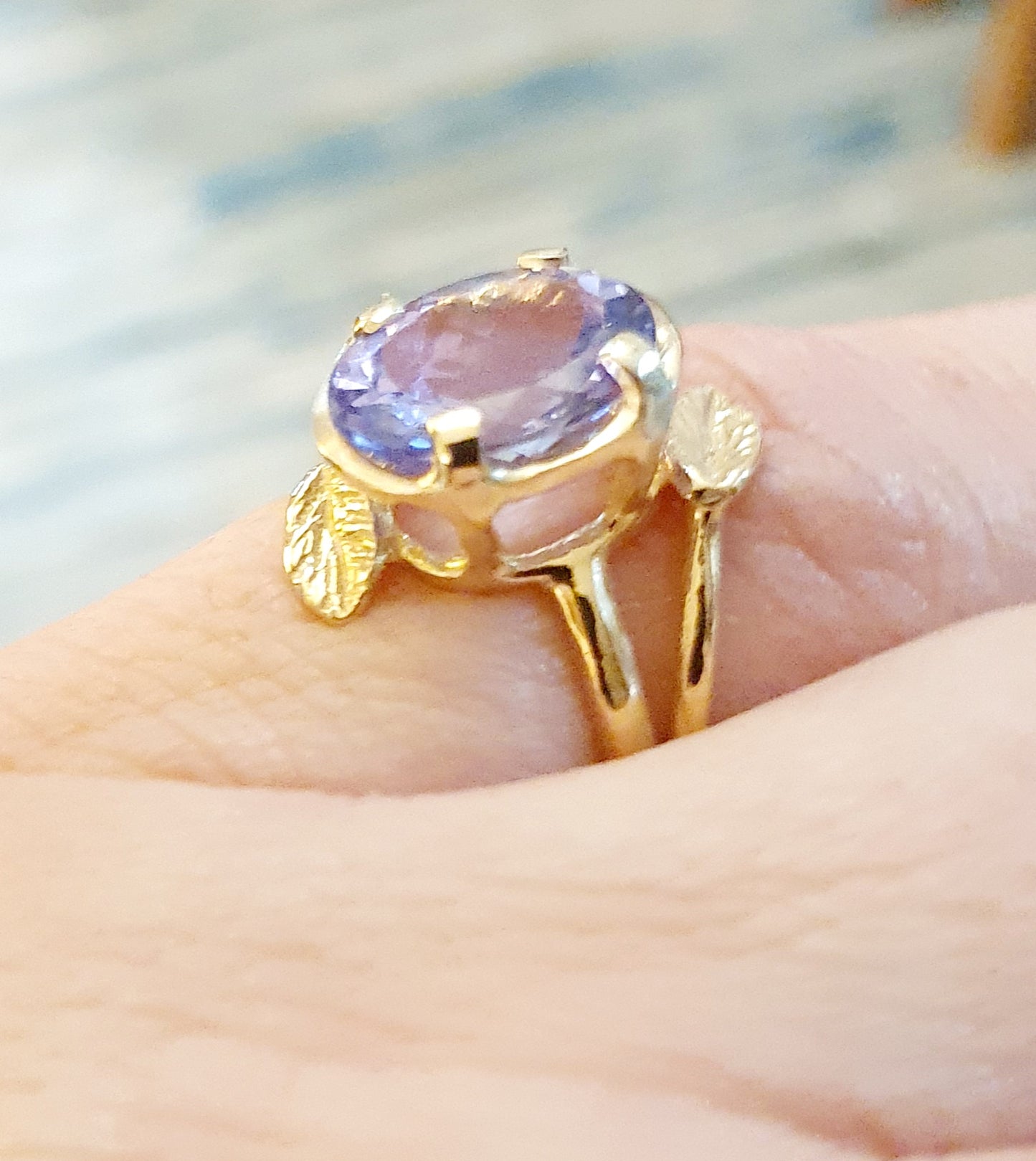 טבעת אירוסין עם עלים