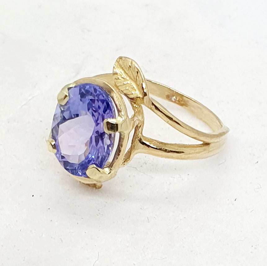 טבעת אירוסין עם עלים