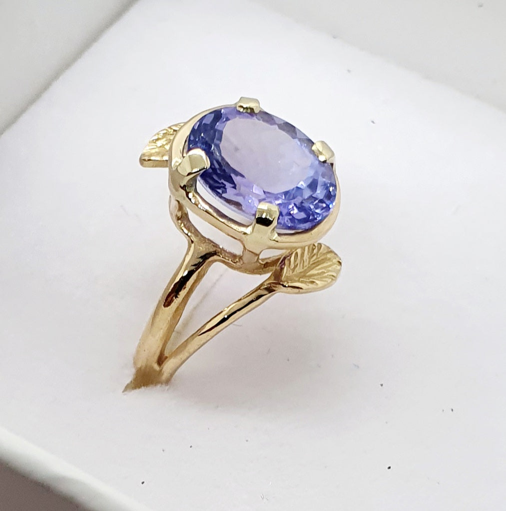 טבעת אירוסין עם עלים