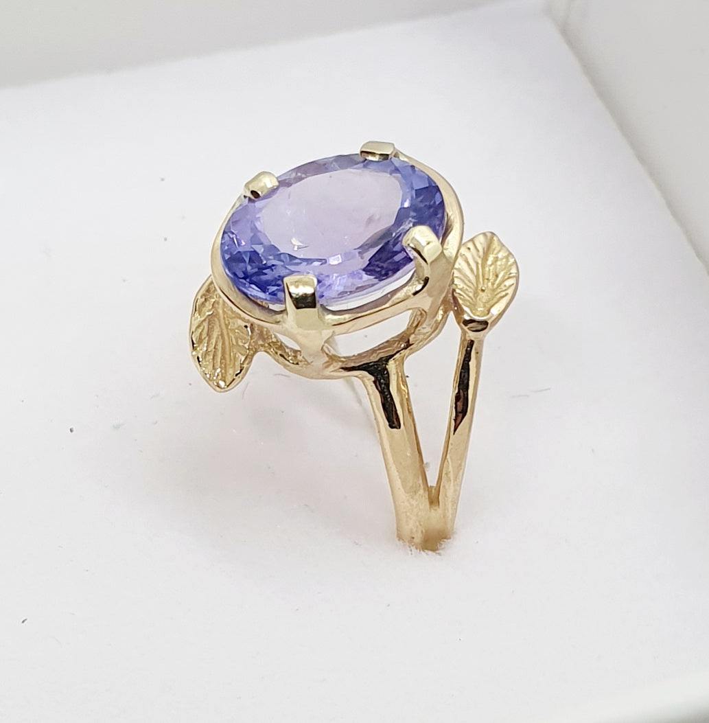 טבעת אירוסין עם עלים