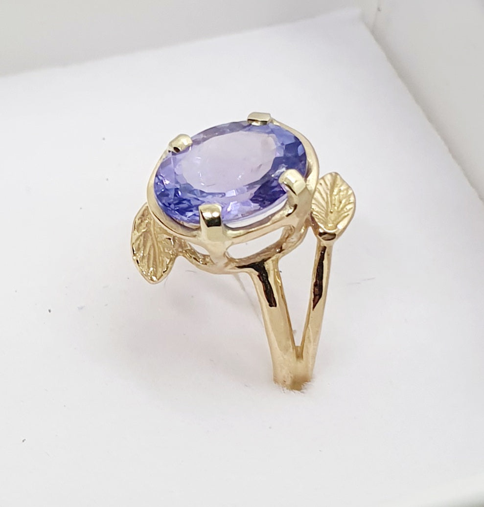 טבעת אירוסין עם עלים