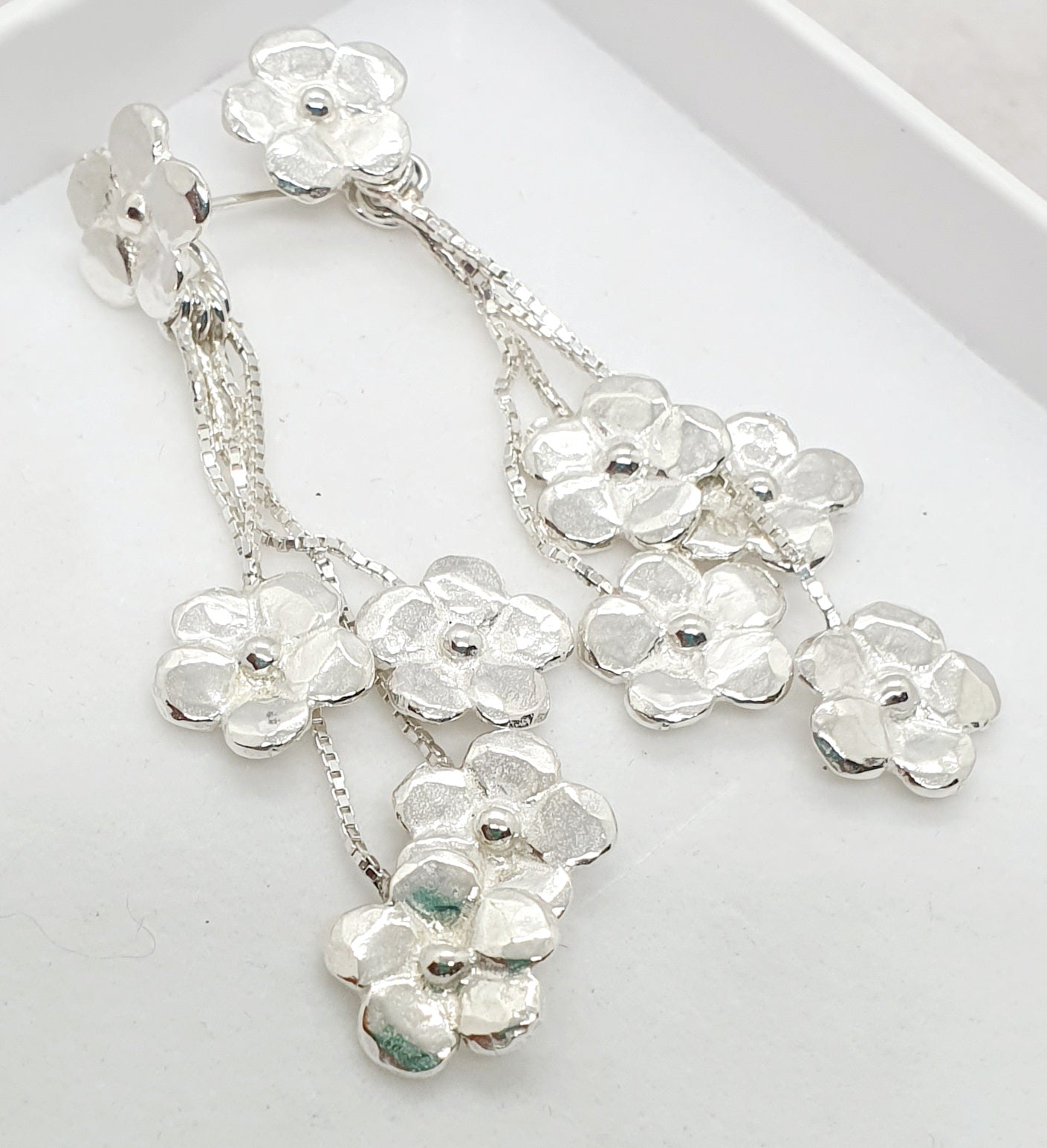 עגילי כסף פרחים קטנים