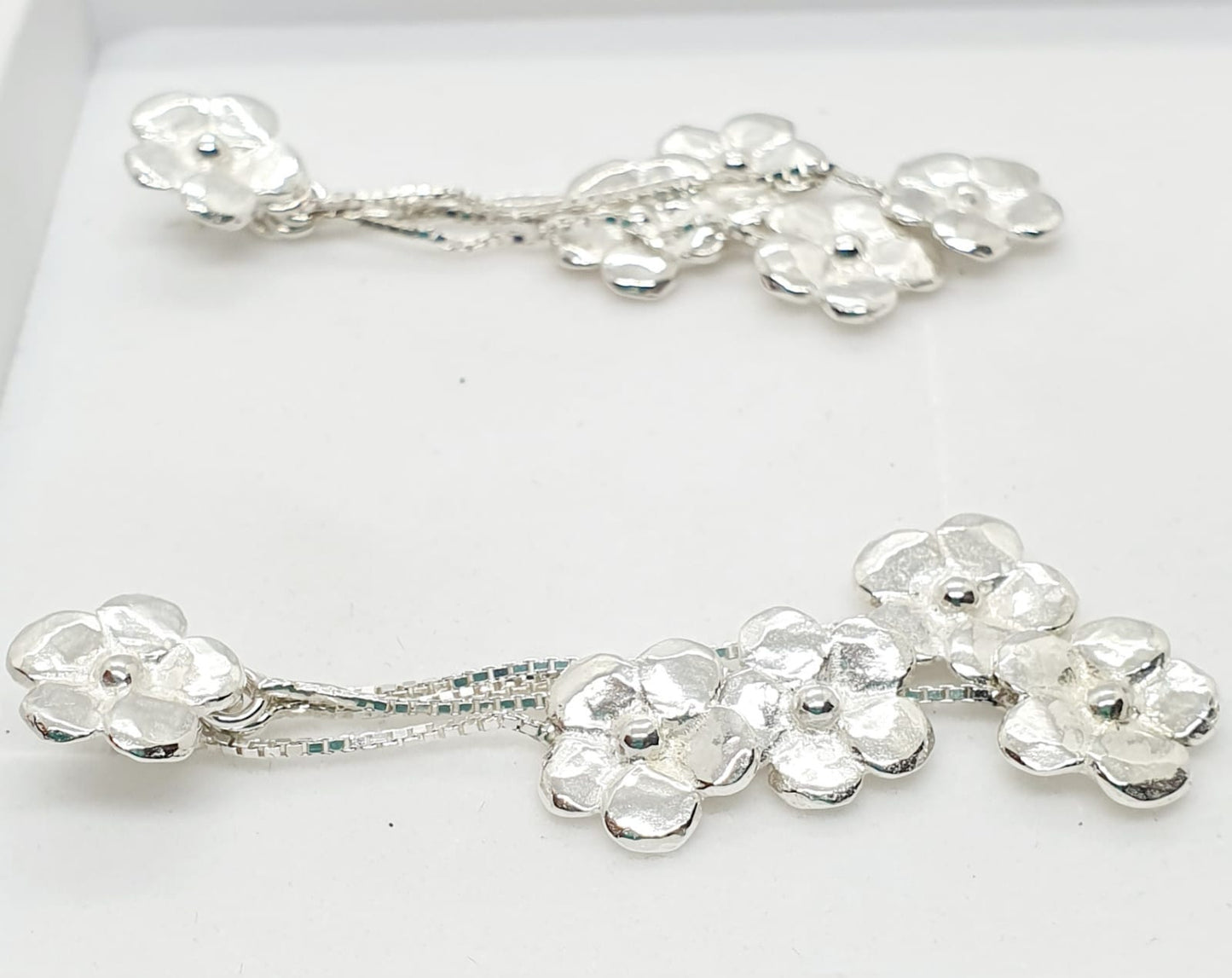 עגילי כסף פרחים קטנים