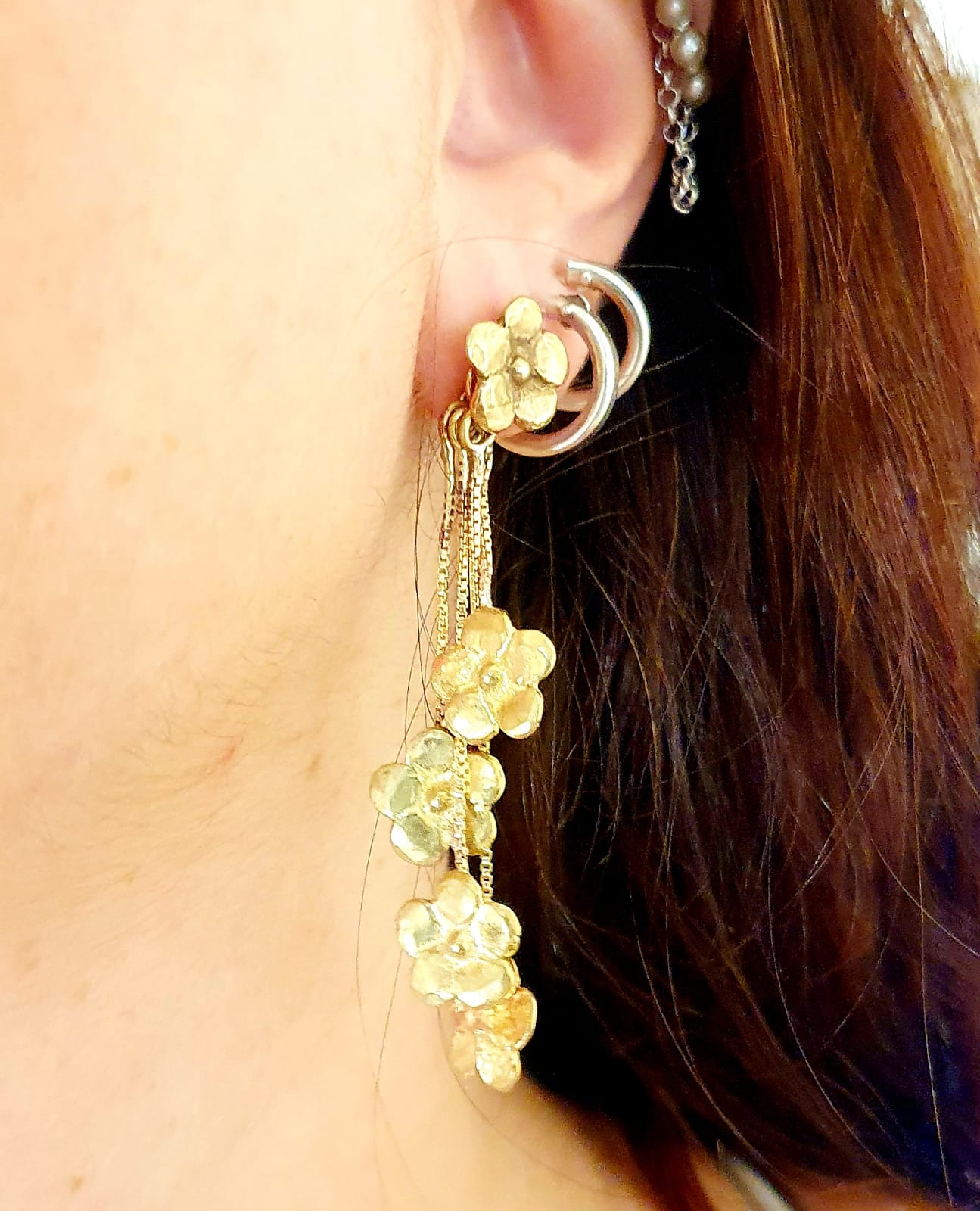 עגילי זהב פרחים קטנים