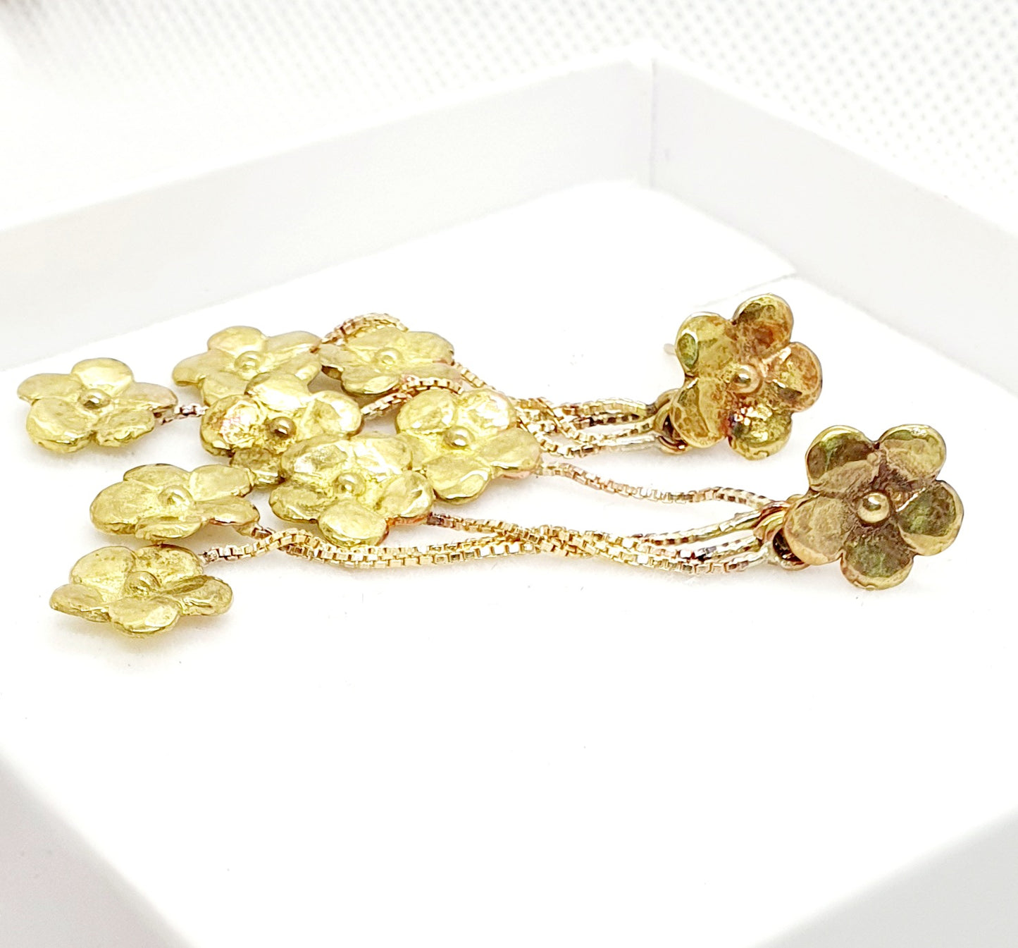 עגילי זהב פרחים קטנים