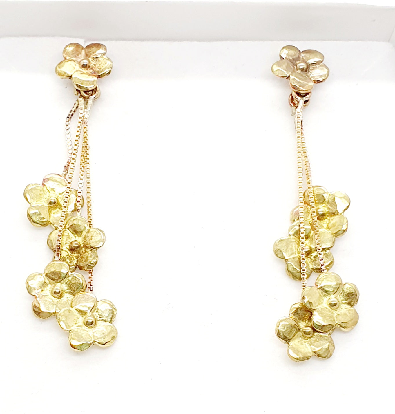 עגילי זהב פרחים קטנים