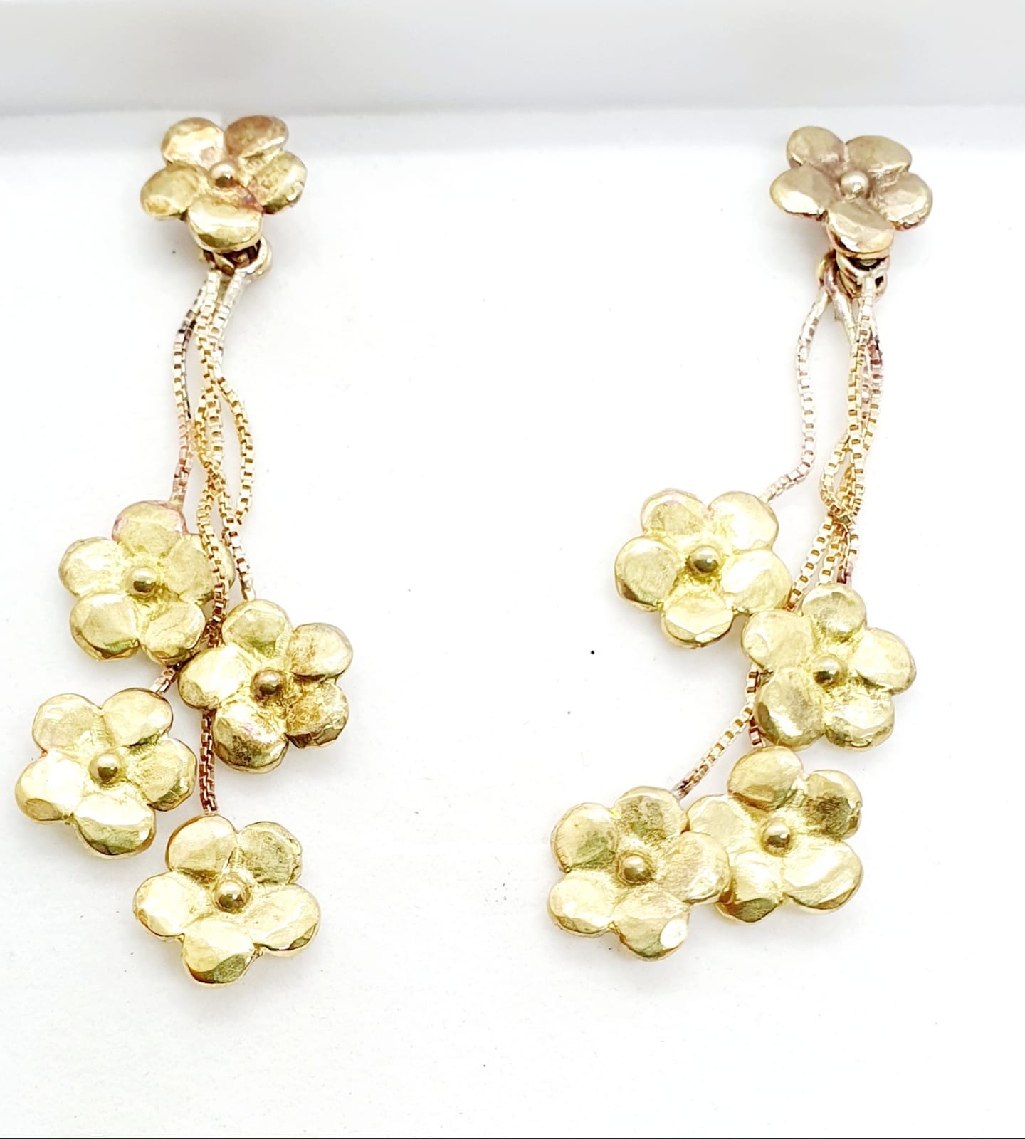 עגילי זהב פרחים קטנים