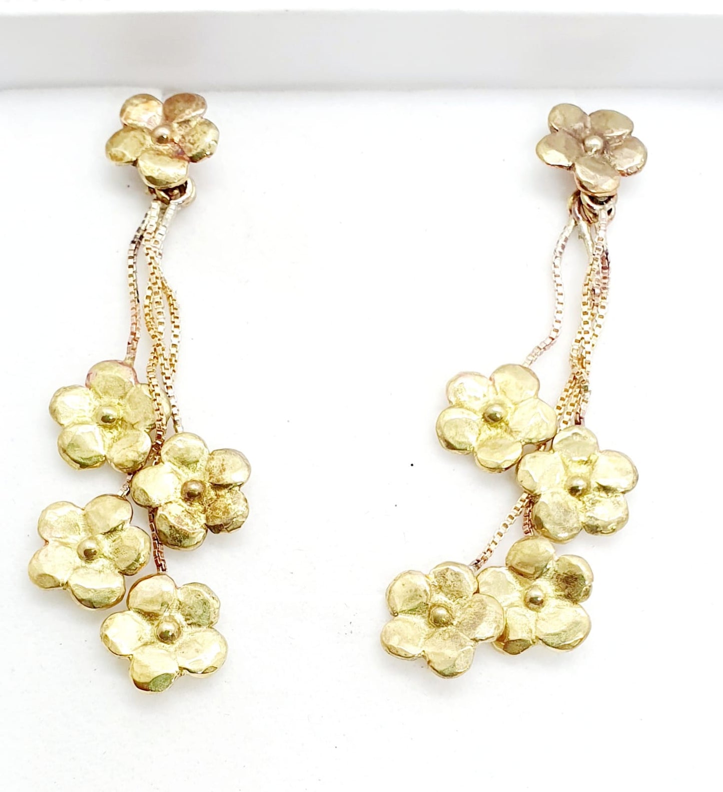 עגילי זהב פרחים קטנים