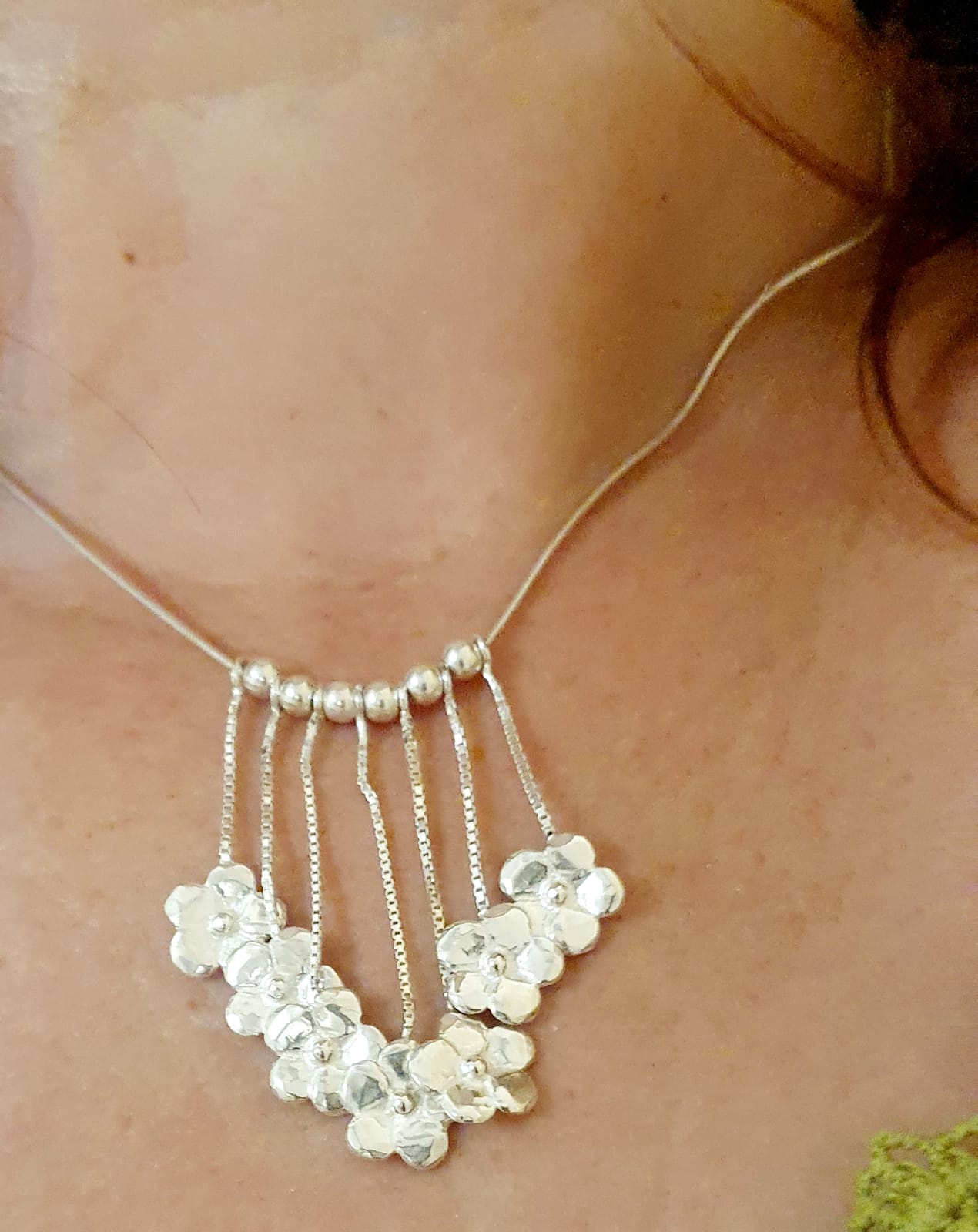 שרשרת כסף פרחים קטנים