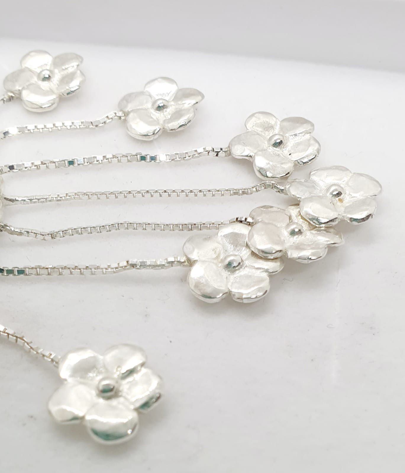 שרשרת כסף פרחים קטנים