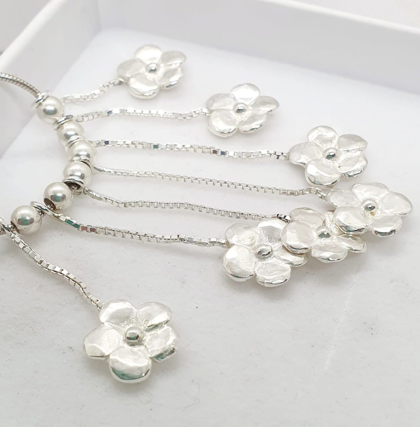 שרשרת כסף פרחים קטנים