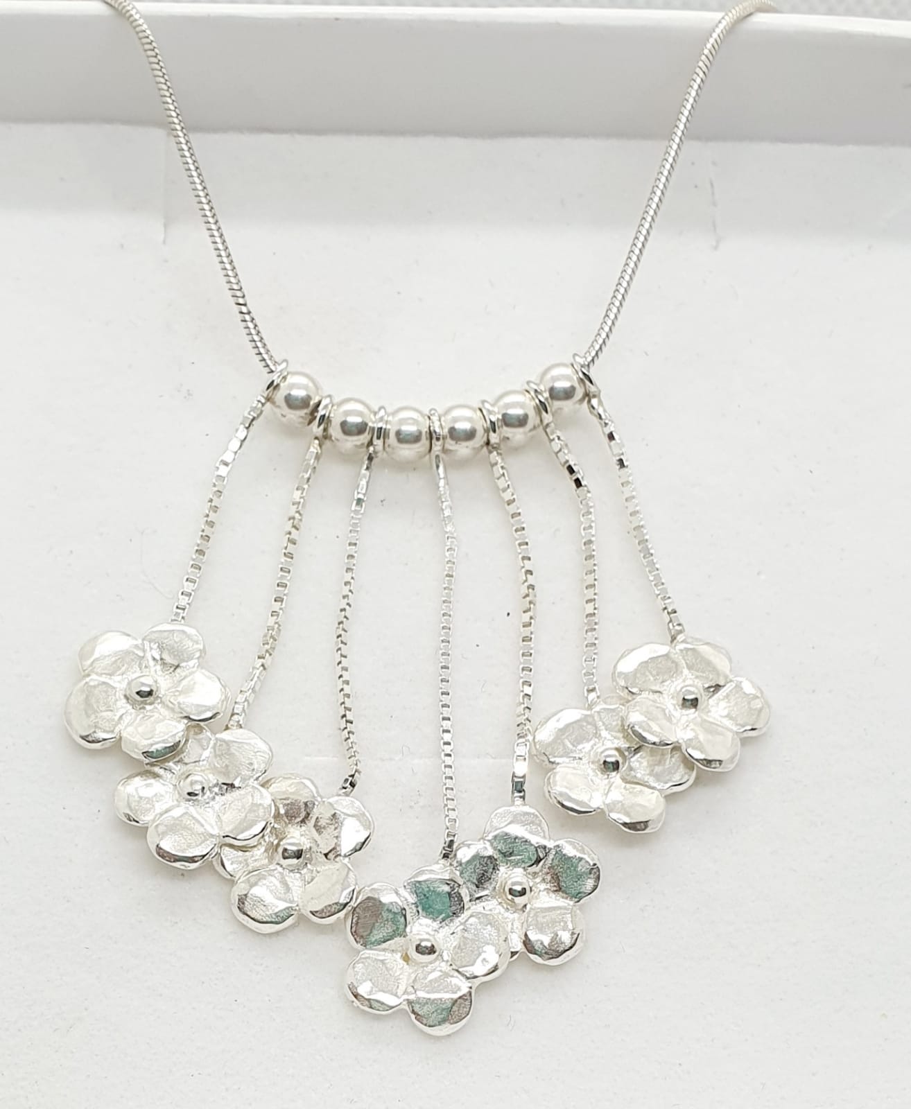 שרשרת כסף פרחים קטנים