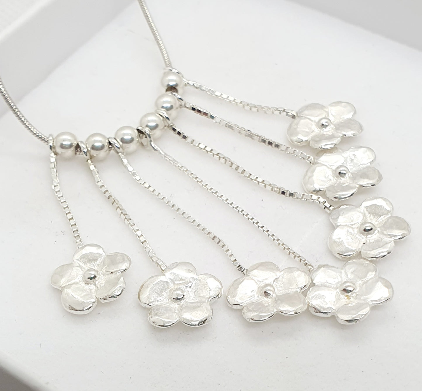 שרשרת כסף פרחים קטנים