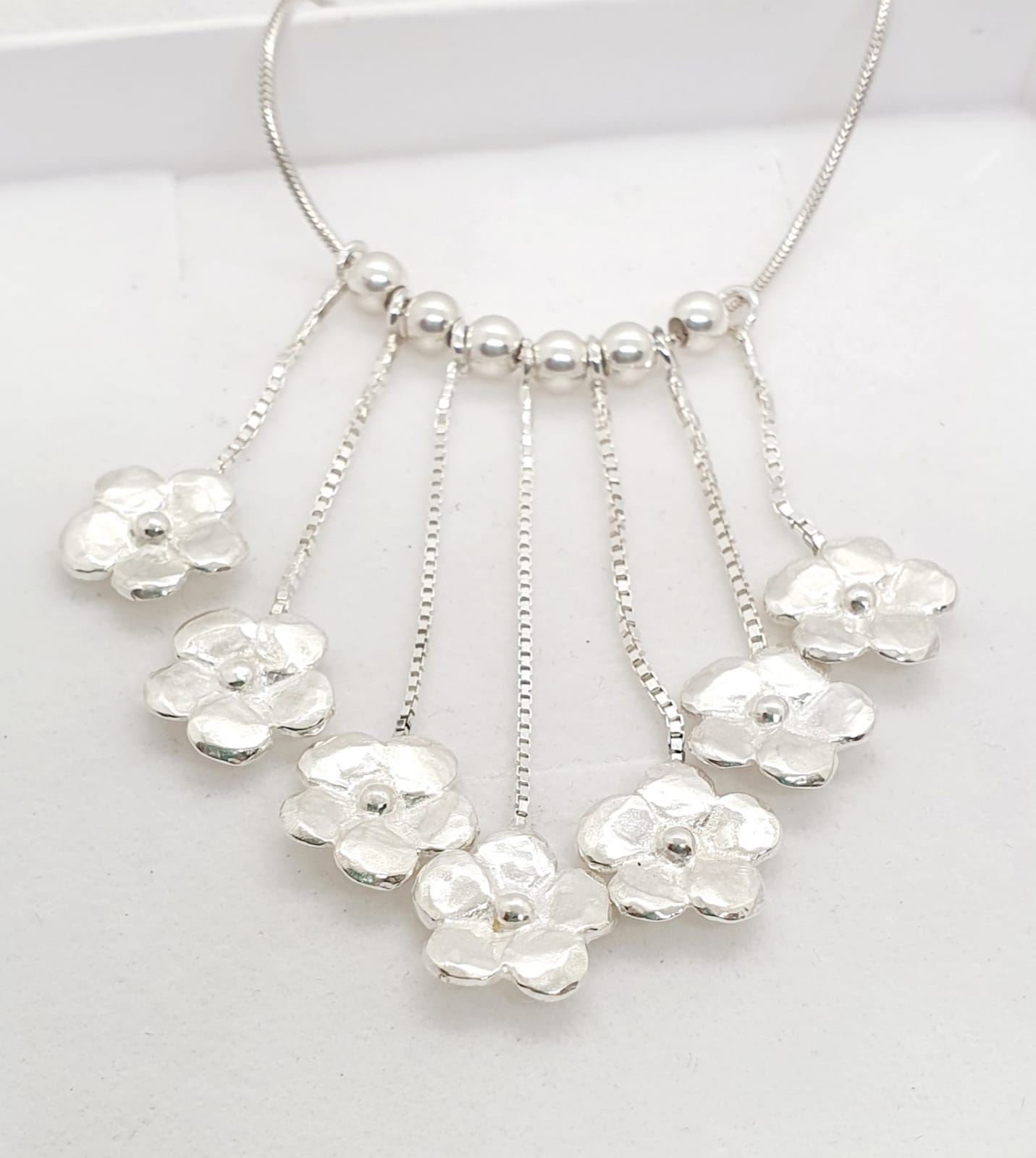 שרשרת כסף פרחים קטנים