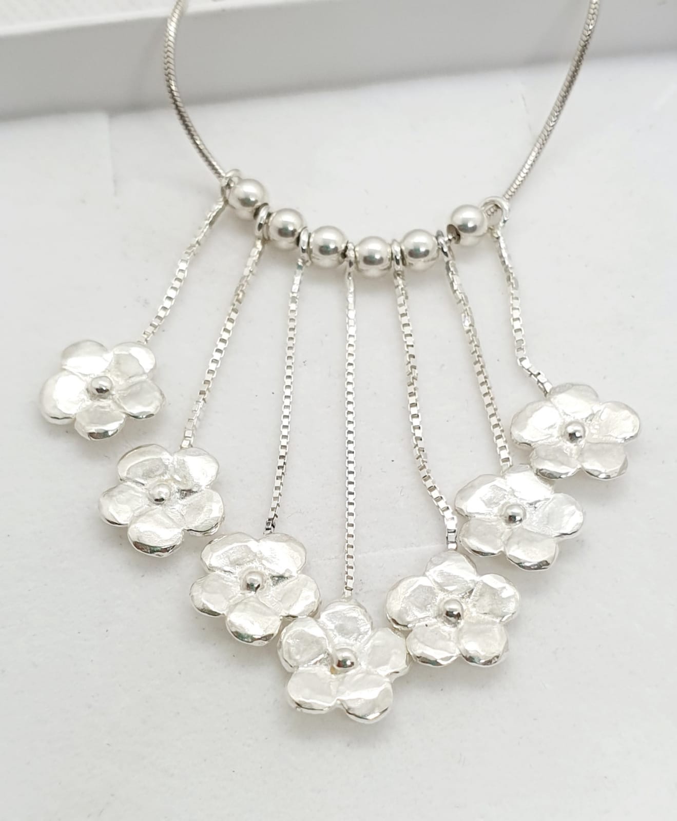 שרשרת כסף פרחים קטנים