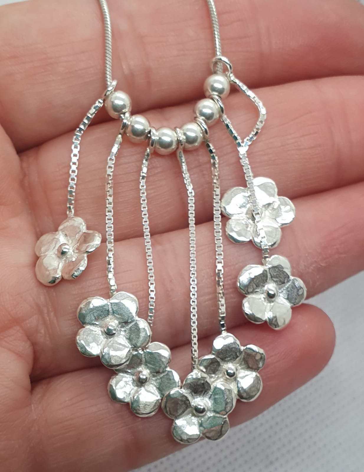 שרשרת כסף פרחים קטנים