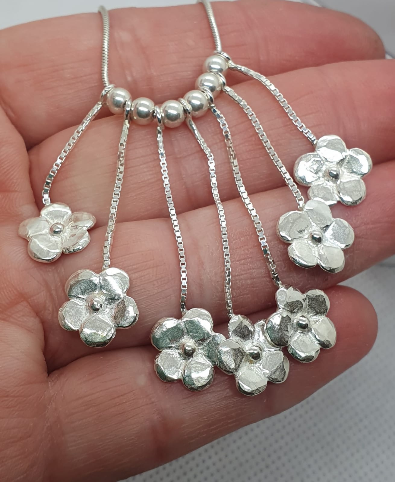 שרשרת כסף פרחים קטנים