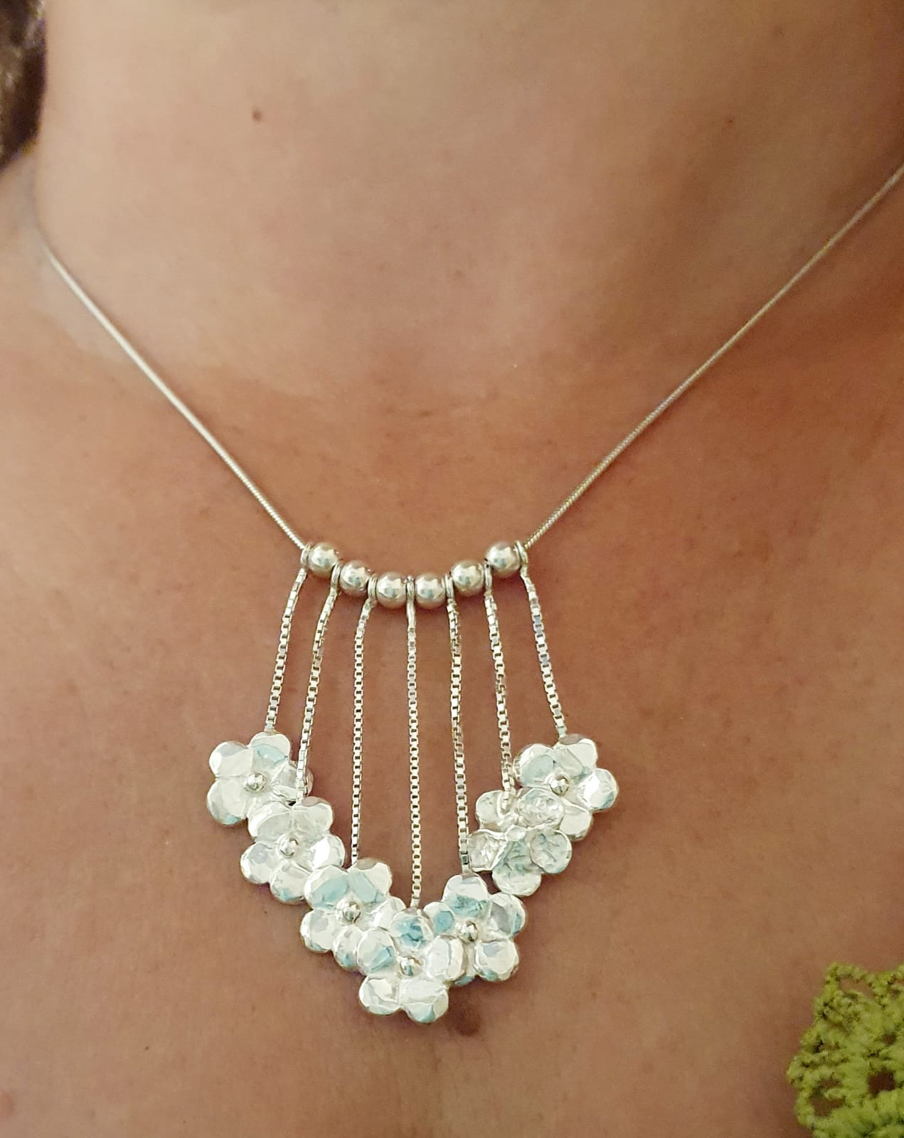 שרשרת כסף פרחים קטנים