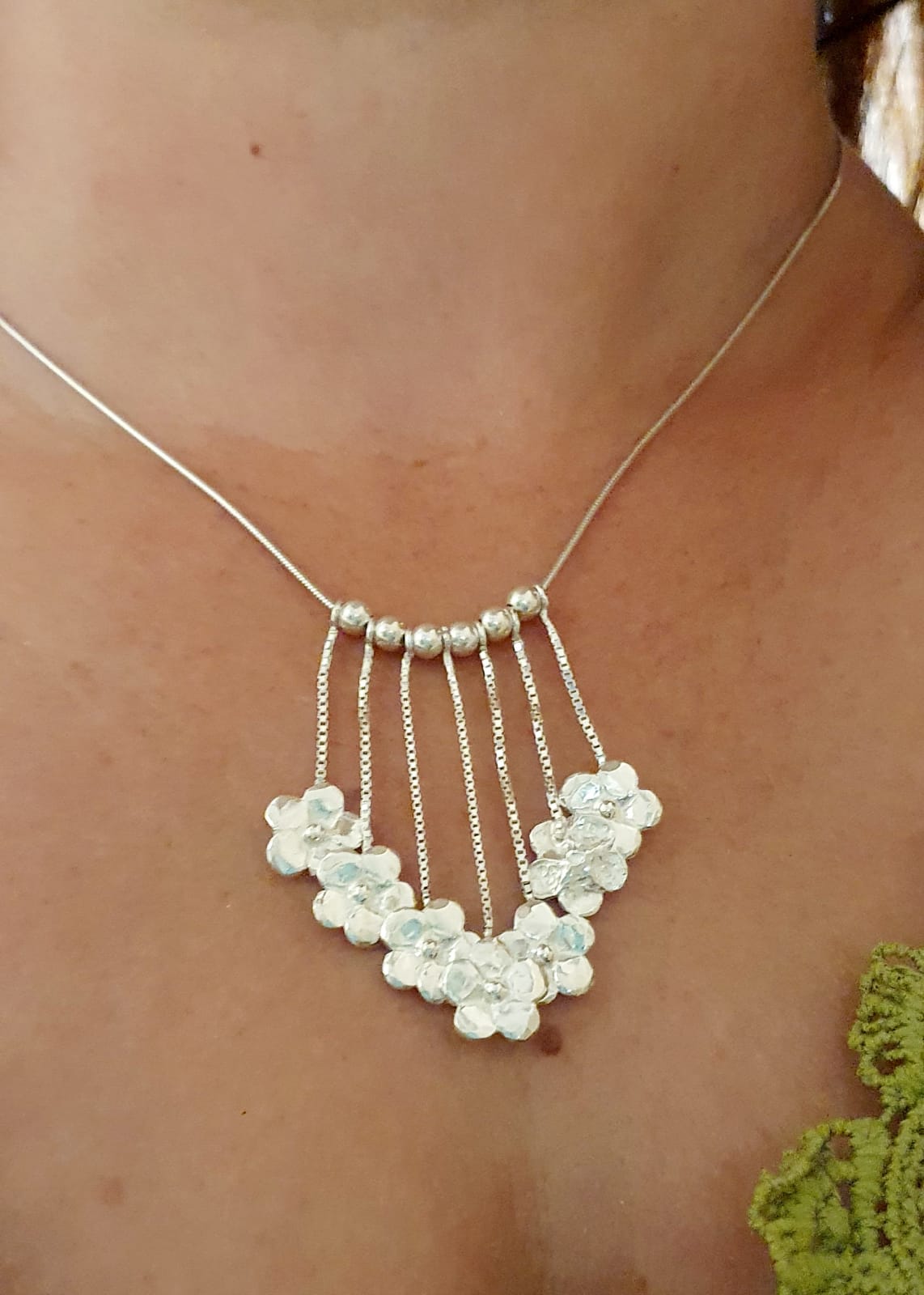 שרשרת כסף פרחים קטנים