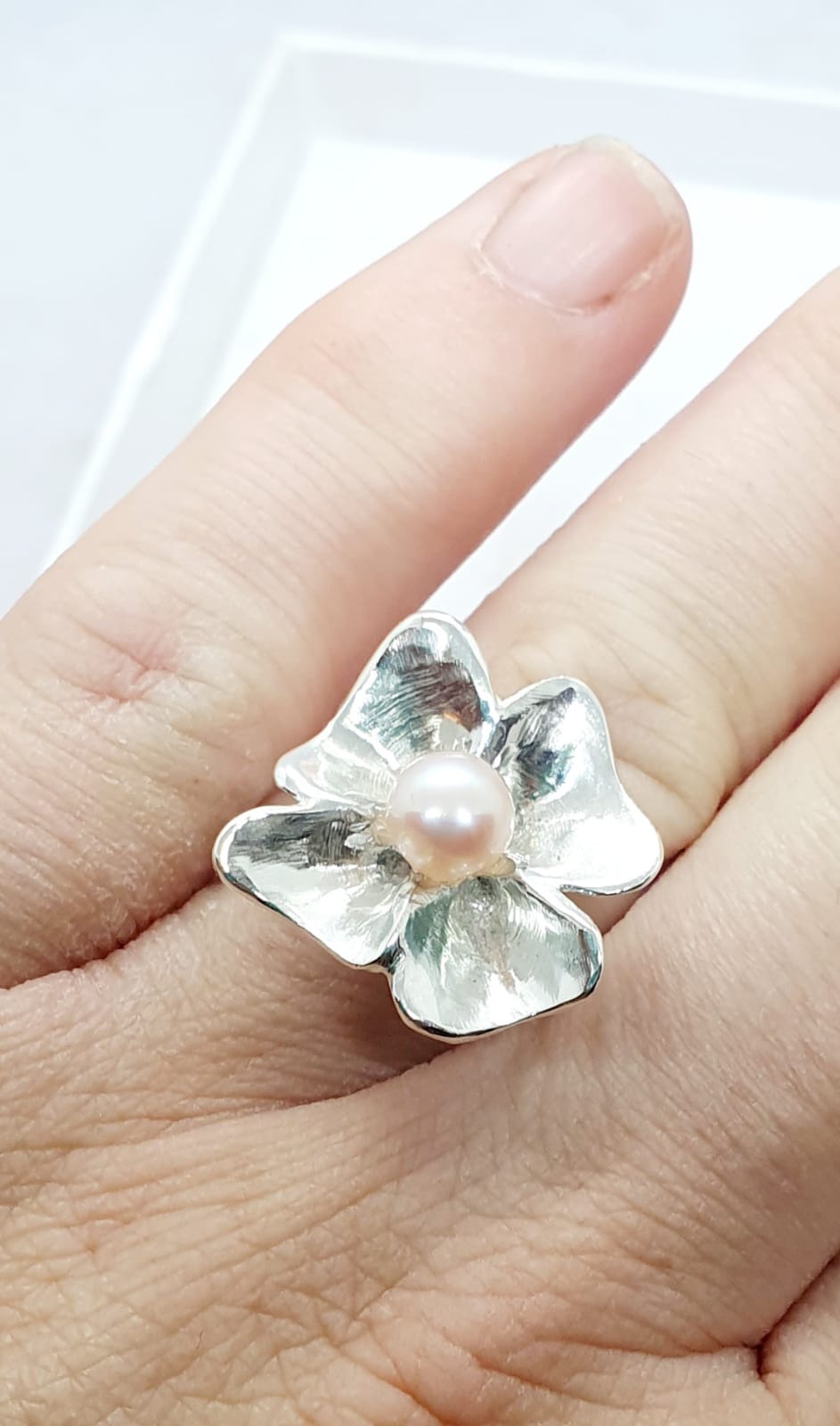 טבעת כסף פרח עם פנינה