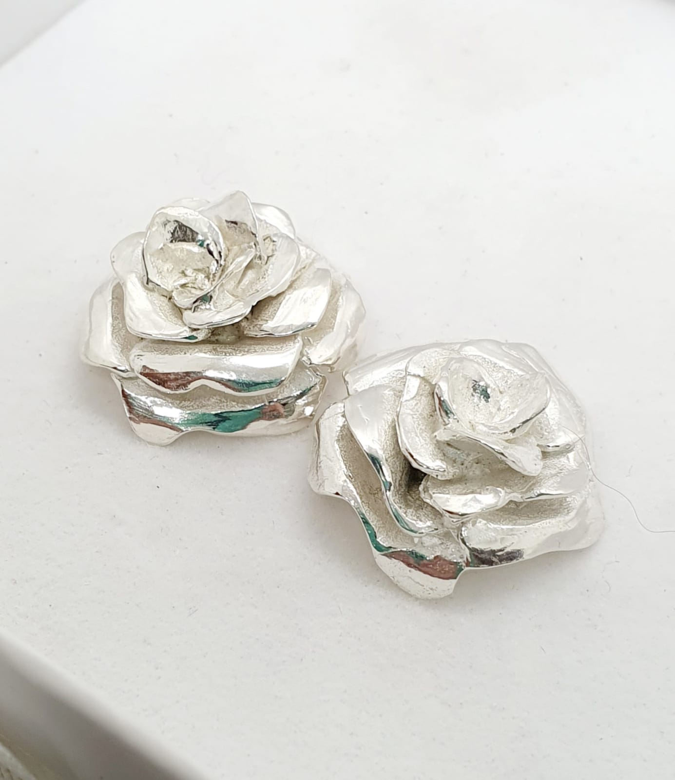 עגילי כסף שושנה צמודים