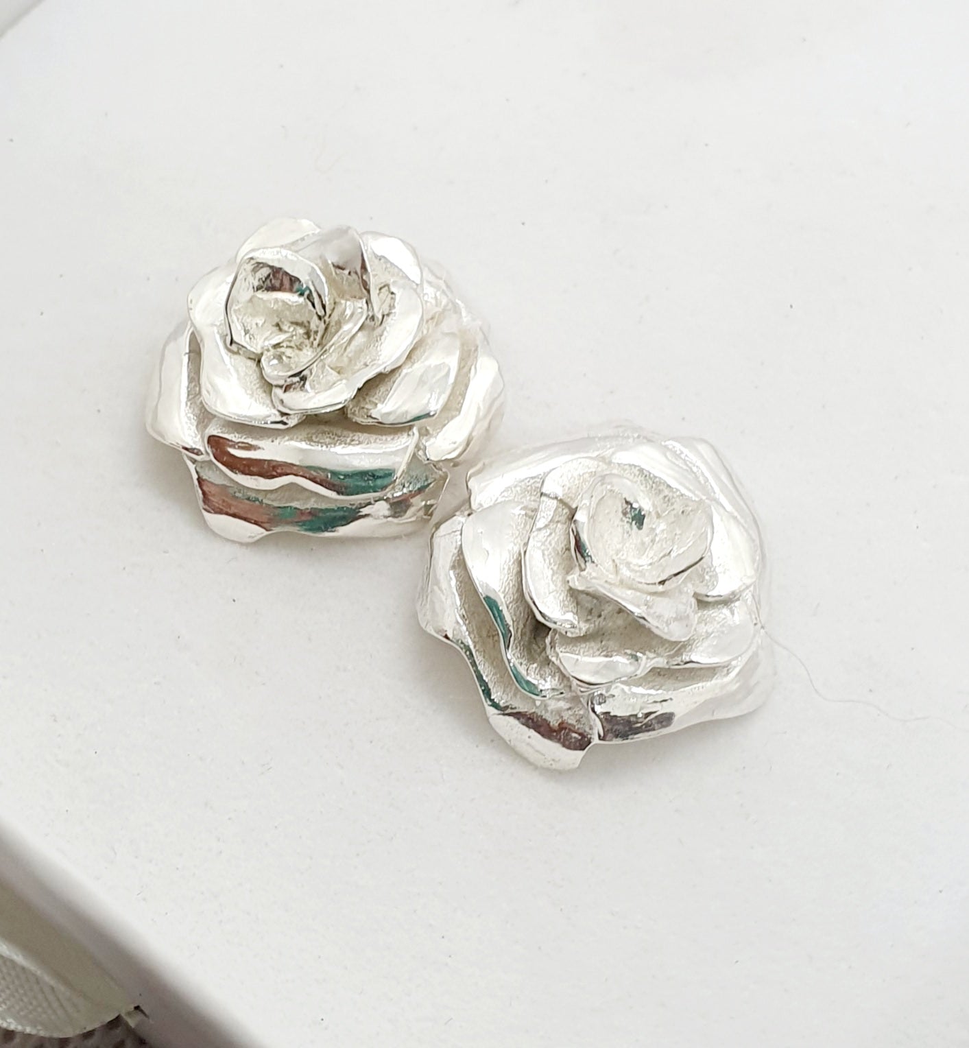 עגילי כסף שושנה צמודים