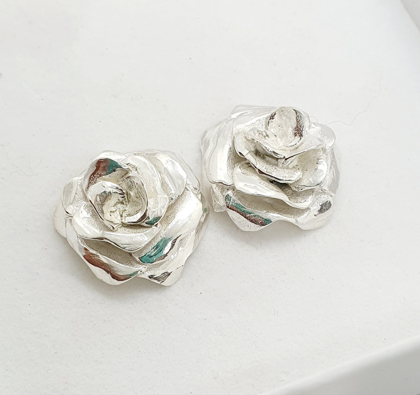 עגילי כסף שושנה צמודים