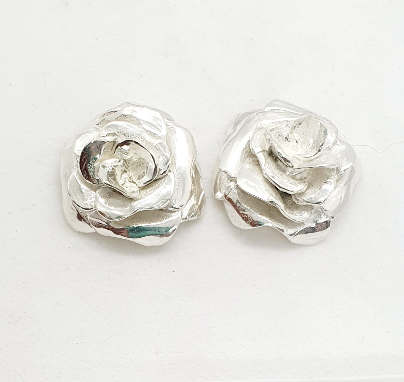 עגילי כסף שושנה צמודים